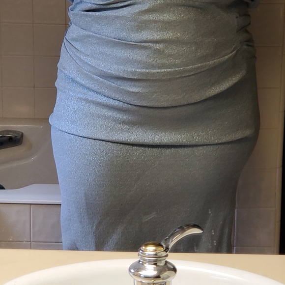 GOWN - Picture 10 of 12